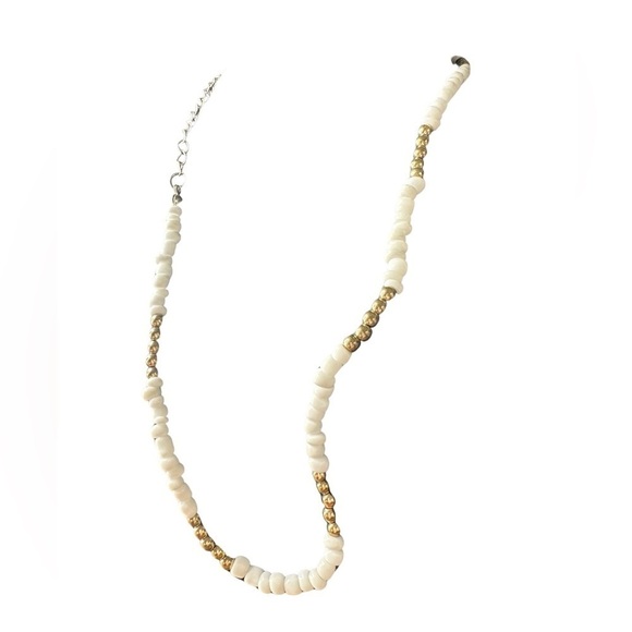 Gold & White Necklace (Like New - Great Condition) ✨🤍⚜️ - Picture 4 of 4